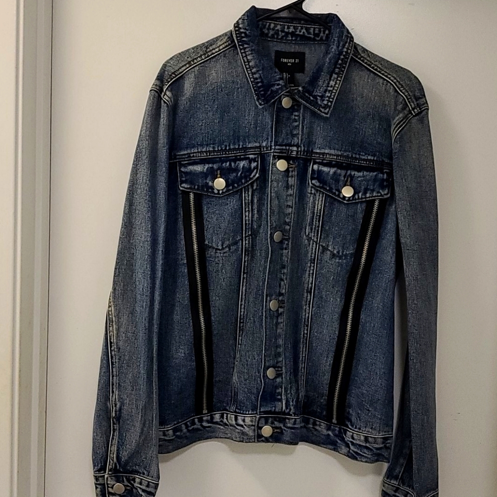 Forever 21 Mens zippered Jean jacket size Large